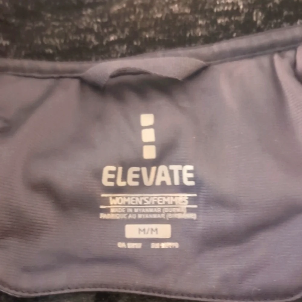 Elevate Women's Vest - Black Size Medium - Picture 4 of 16